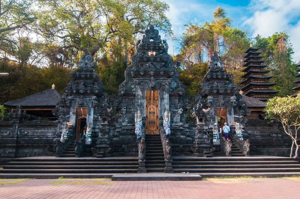 East Bali Highlights: Lempuyang Heaven’s Gate & Water Palace (10-Hour Private Tour)