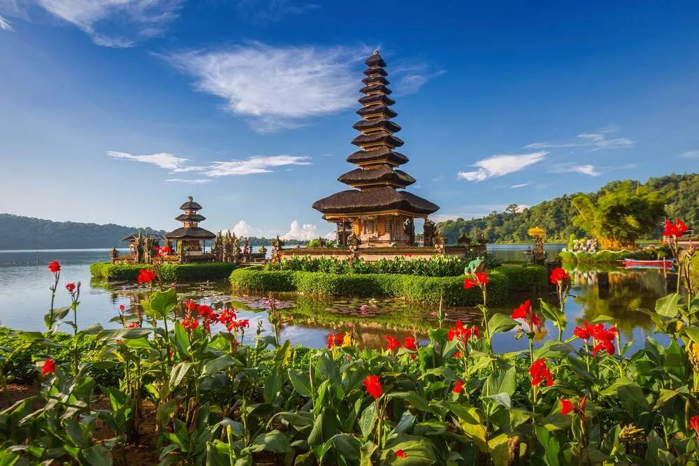 Tabanan North Bali Full-Day Tour – Lake, Waterfalls, Rice Terraces and Tanah Lot Sunset